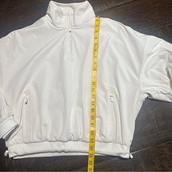 ALO Yoga Elevation Coverup 1/4 Zip Crop Fleece drawcord Hem Ivory No Tag Small? - Picture 11 of 11